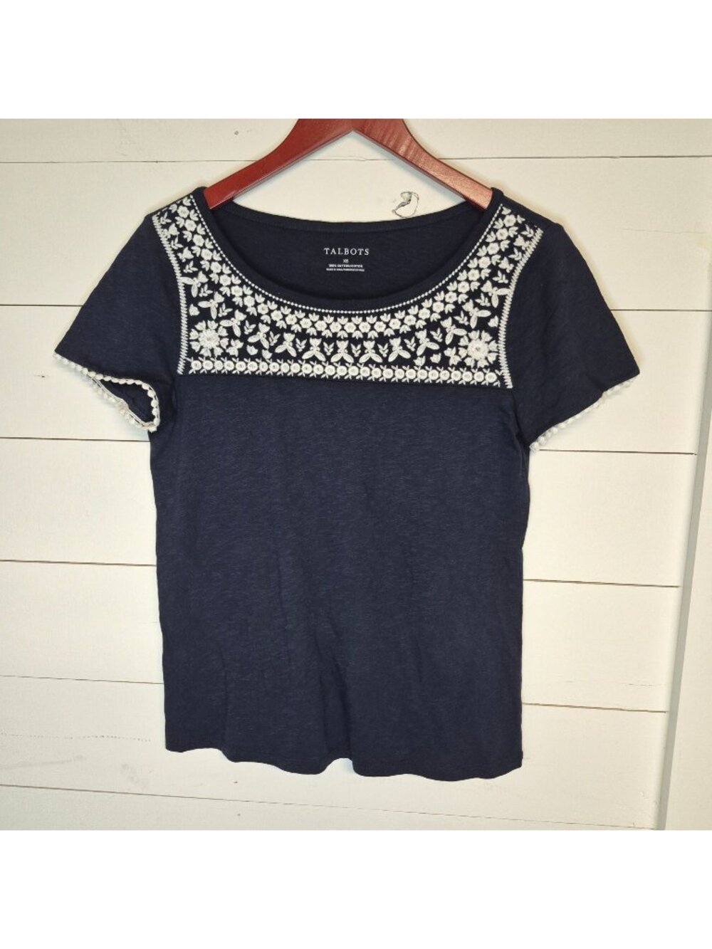 Talbots Navy Blue Embroidered Floral Cotton Top XS Short Sleeve Scoop Neck